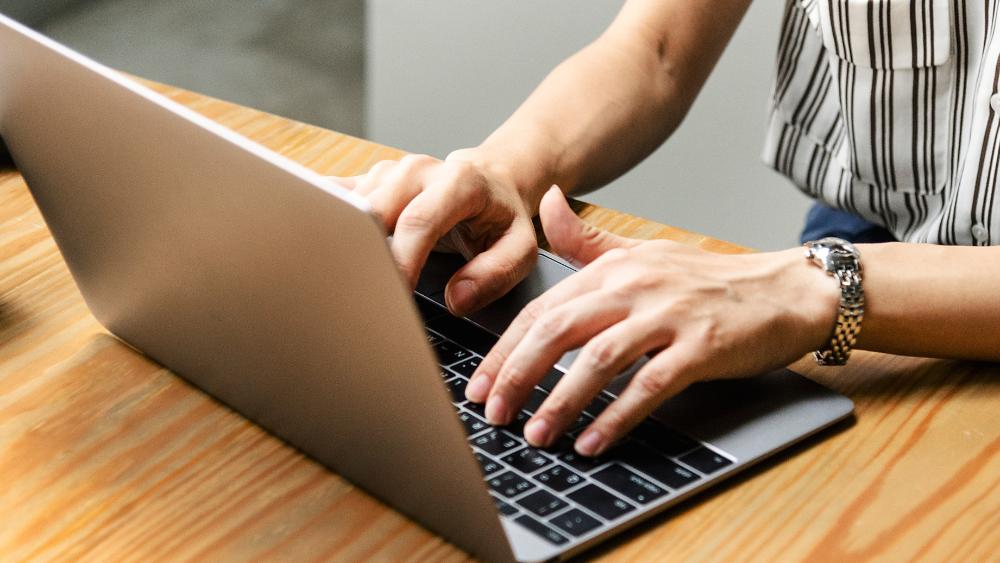 Cómo dejar de depender de tu memoria para cobrar y renovar pólizas en seguros